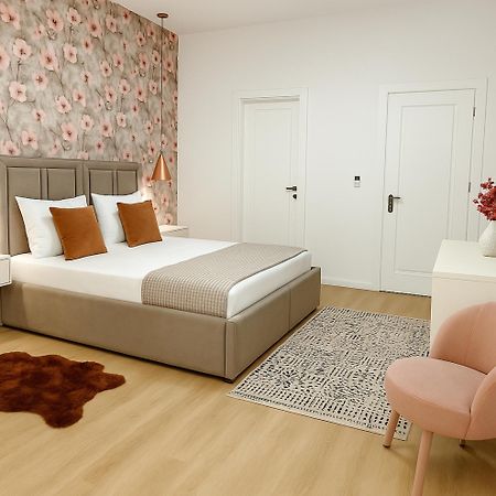 Hotel Capital Inn Tiranë Ngoại thất bức ảnh